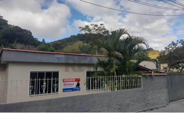 Casa Encantadora em Bom Jardim, RJ - Ótimo Preço!