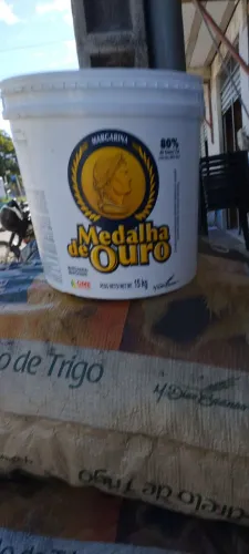 Vendo baldes novos e usado.