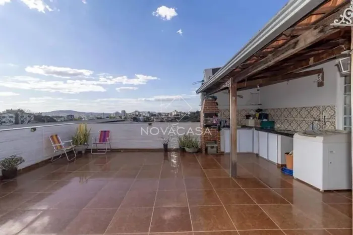 Cobertura com 4 dormitórios à venda, 200 m² por R$ 630.000 - Heliópolis - Belo Horizonte/M