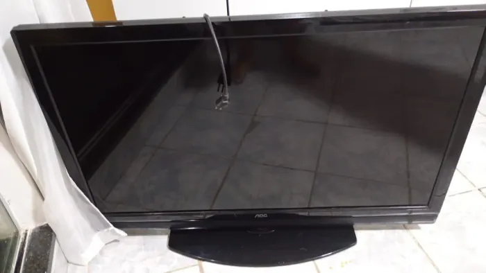 Vendo tv com defeito