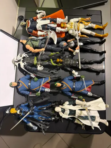 MARVEL LEGENDS DIVERSOS