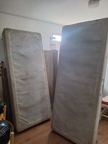 Cama Box de Solteiro Melhor Preço de $400,00 por $350,00 as duas