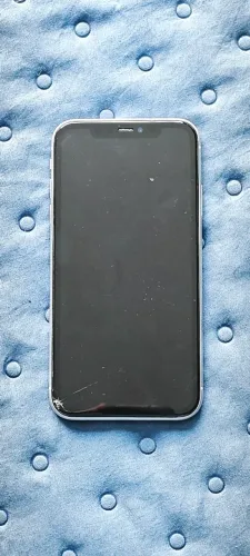 iPhone 11 tela trincada