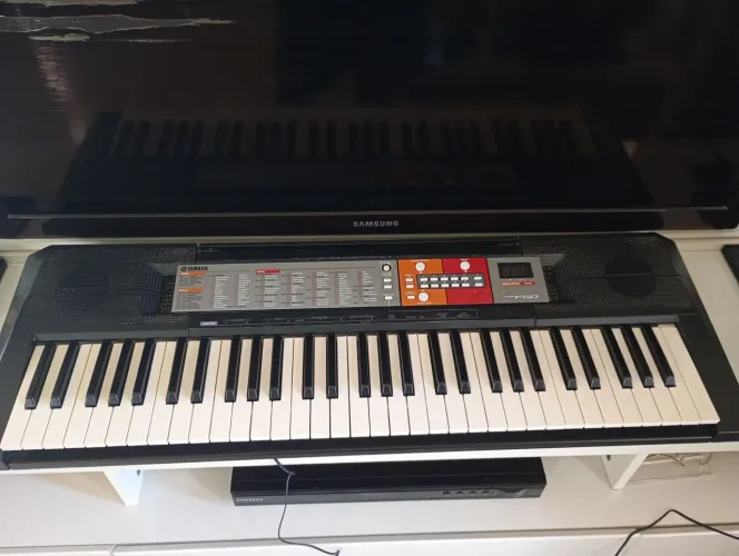 TECLADO ARRANJADOR YAMAHA PSR-F50