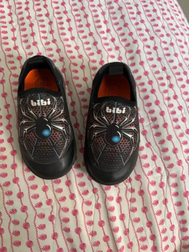 Sapato homem aranha com luzinhas 