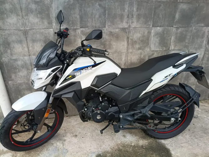 Vende-se esta moto. Aceito troca em cb300r qualquer dúvida chama no WhatsApp *