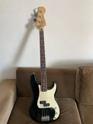 CONTRA BAIXO FENDER PRECISION BASS - TODO ORIGINAL