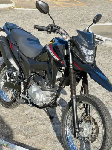 Honda Bros 2025 160 com 10.600 KM e IPVA 2026 Pago 