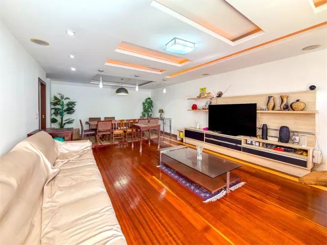 Apartamento à venda com 4 quartos, sendo 2 suítes, no condomínio Edifício Maues, Rio de Ja