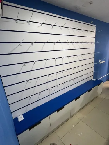 Painel canaletado com ganchos + gavetas aceito propostas