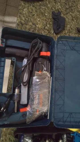 Furadeira impacto e furadeira normal ambas da Makita