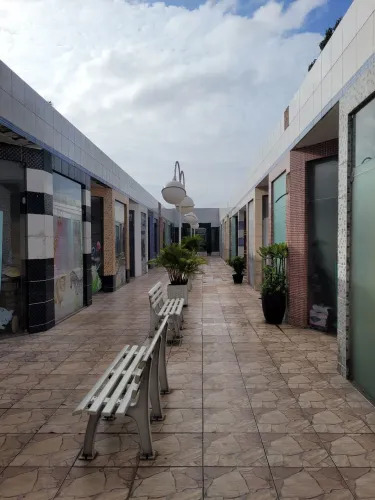 Alugo Loja na avenida dos Holandeses (próximo ao antigo retorno do olho d'água)