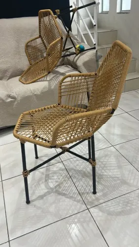 Vende-se cadeiras.