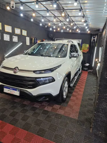 Fiat Toro Turbo Diesel 4x4 - Excelente Estado +2 capotas e acessorios