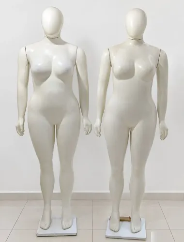 Manequins plus size para loja