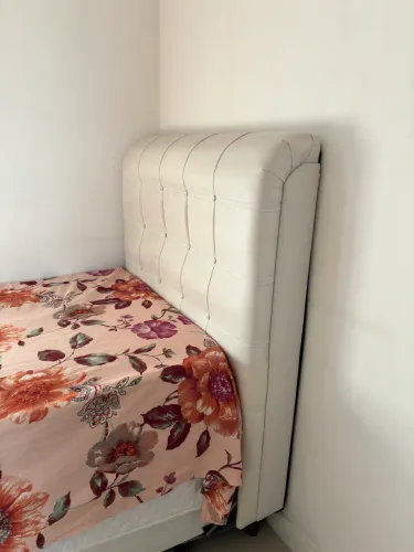 Cabeceira estofada branco