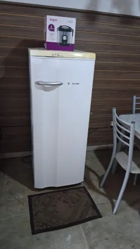 Geladeira Electrolux Completa