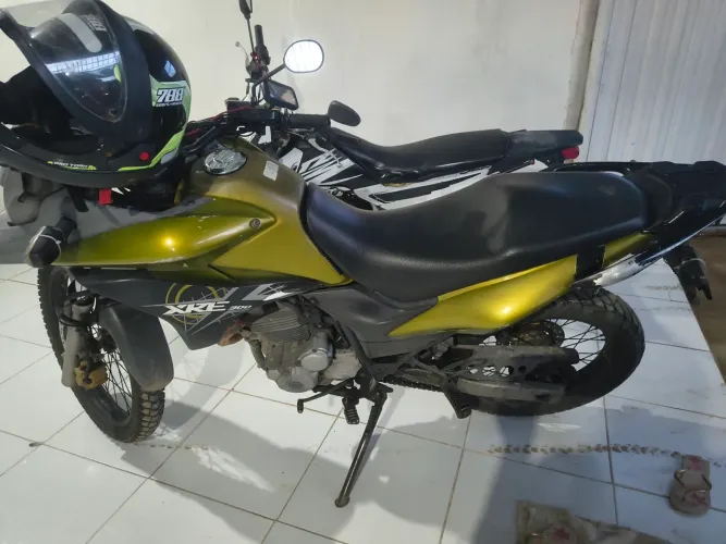 Vendo moto xre 2012