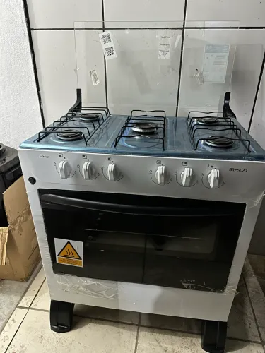 Vendo fogão 5 bc Blaslar, acendedor automático,novo .