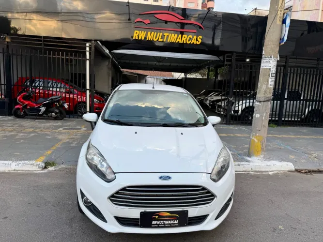 Ford Fiesta 1.6 16V Flex Aut. 5P 2016