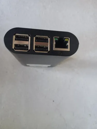 Raspberry Pi3 com case e fonte de alimentação