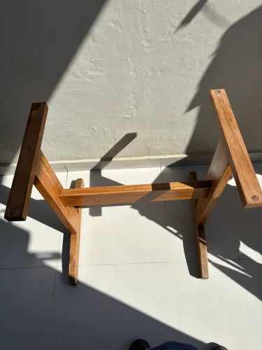Mesa de madeira maciça
