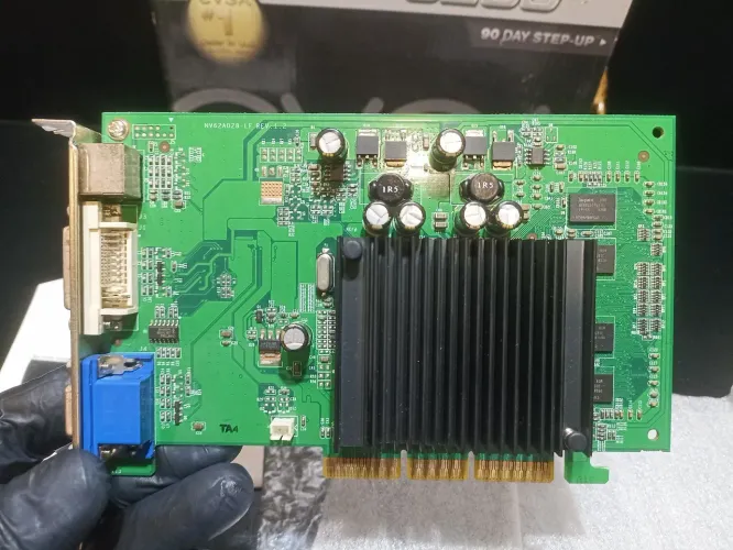 Placa vídeo GeForce 6200 AGP retrô 