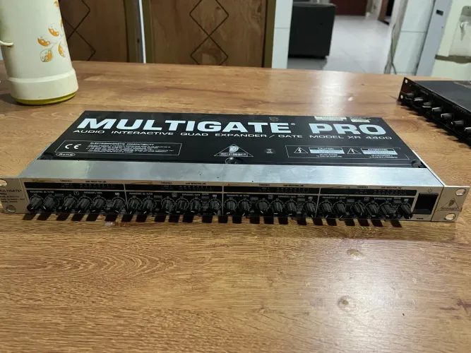 Behringer Multigate Pro XR4400
