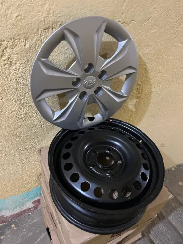 Rodas com calotas aro 17