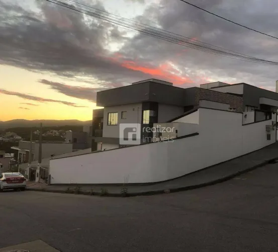 Casa com 2 dormitórios à venda por R$ 1.000.000,00 - Areias - São José/SC
