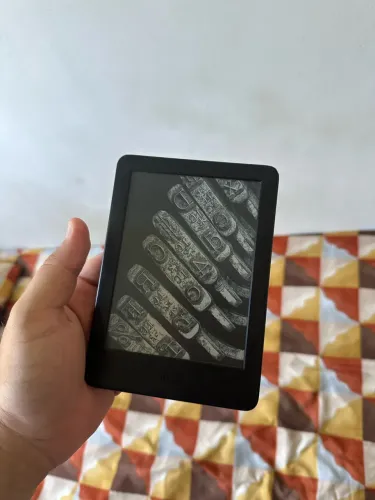 Kindle 10ª Geração 8GB (Tela 6", Luz Embutida) - Funcionando Perfeitamente