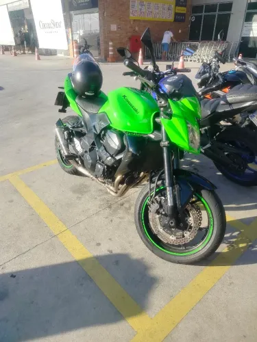 Kawasaki Z750 (Venda ou Troca por carro)