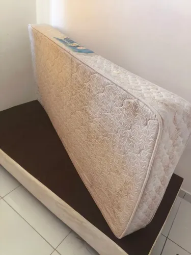 Cama box solteiro e colchão