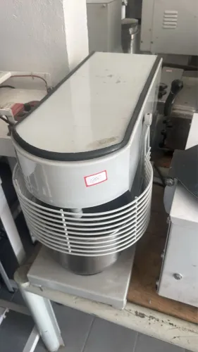 Batedeira planetária 5 lts