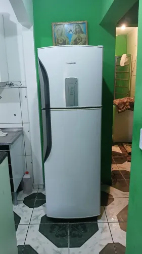 Geladeira Panasonic frostfree semi nova 220v ( ENTREGO)