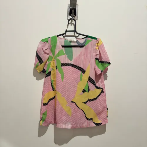 blusa estampada decote V (nova)