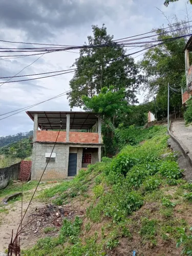 Troco casa no morro do Preventório