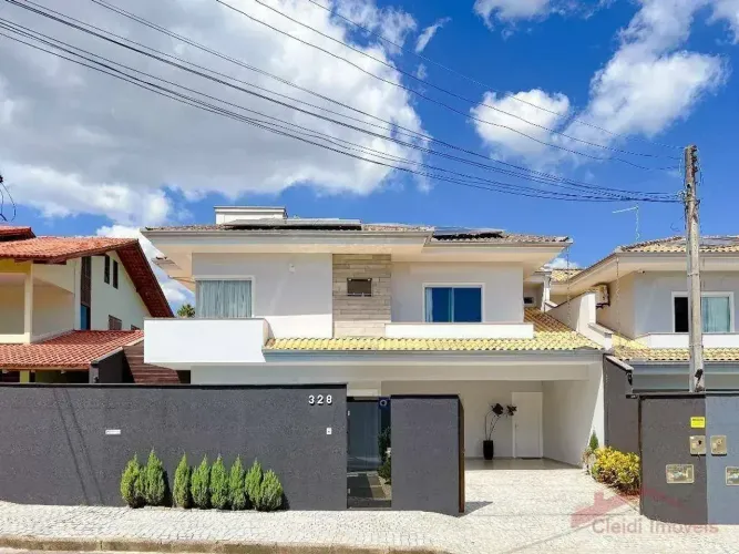 Casa com 3 dormitórios à venda, 143 m² por R$ 1.800.000,00 - Saguaçu - Joinville/SC
