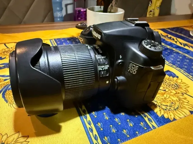 Canon Eos 70d Dslr Preto 20.2mp Full Hd + Lente Kit 18-135mm