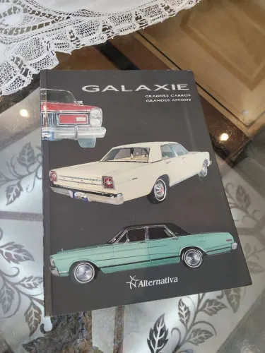 Galaxie- Grandes Carros - Livro