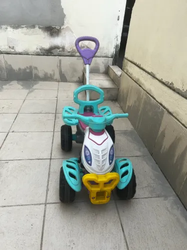 Quadriciclo infantil maral
