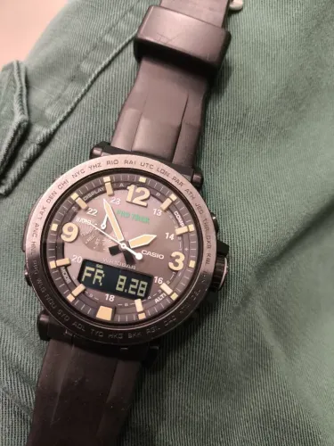Vendo ou troco Casio Proteck por Garmin 165!