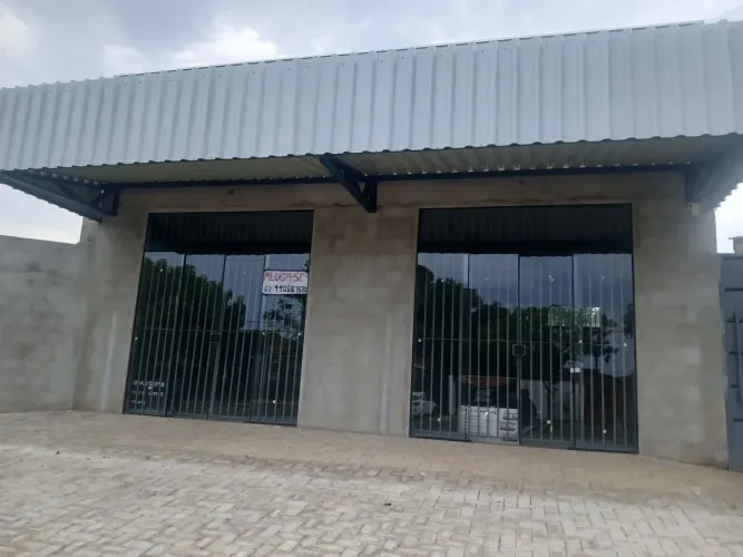 Sala comercial de 4 X 8 na avenida J aureni 3