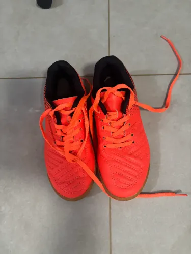 Chuteira de FutSal Kipsta