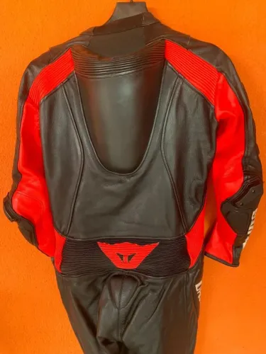 Macacão Dainese couro peça unica