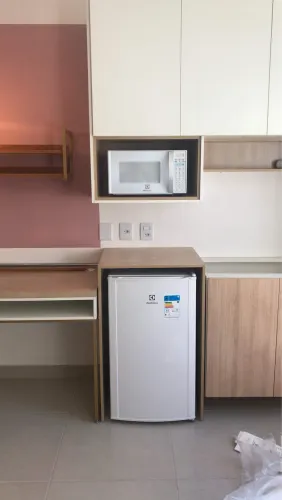 Vendo frigobar Eletrolux 120 litros e microondas 20lt