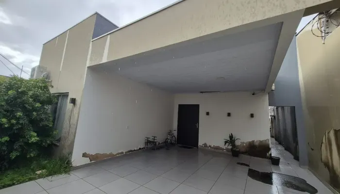 Casa a Venda no Bairro Aponiã com 3 suítes