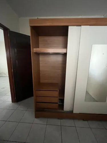 Vendo Guarda Roupa 2 Portas
