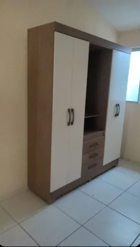 Guarda-roupa semi novo, todo conservado, interessado vem pv tem conversa no preço