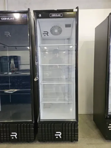 cervejeira expositora 570L refrimate